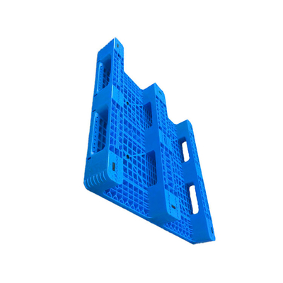 پالت پلاستیکی قابل بازیافت 6000 کیلوگرم بار استاتیک 43.3 x 43.3 HDPE آبی برای کارخانه پزشکی